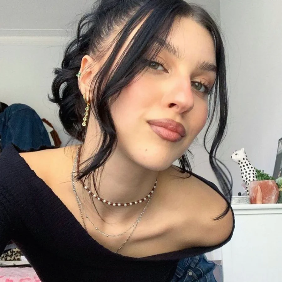 <em>Isabella Rio</em>